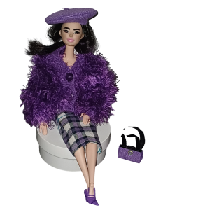 Erin – Style begins with feeling good in your skin.